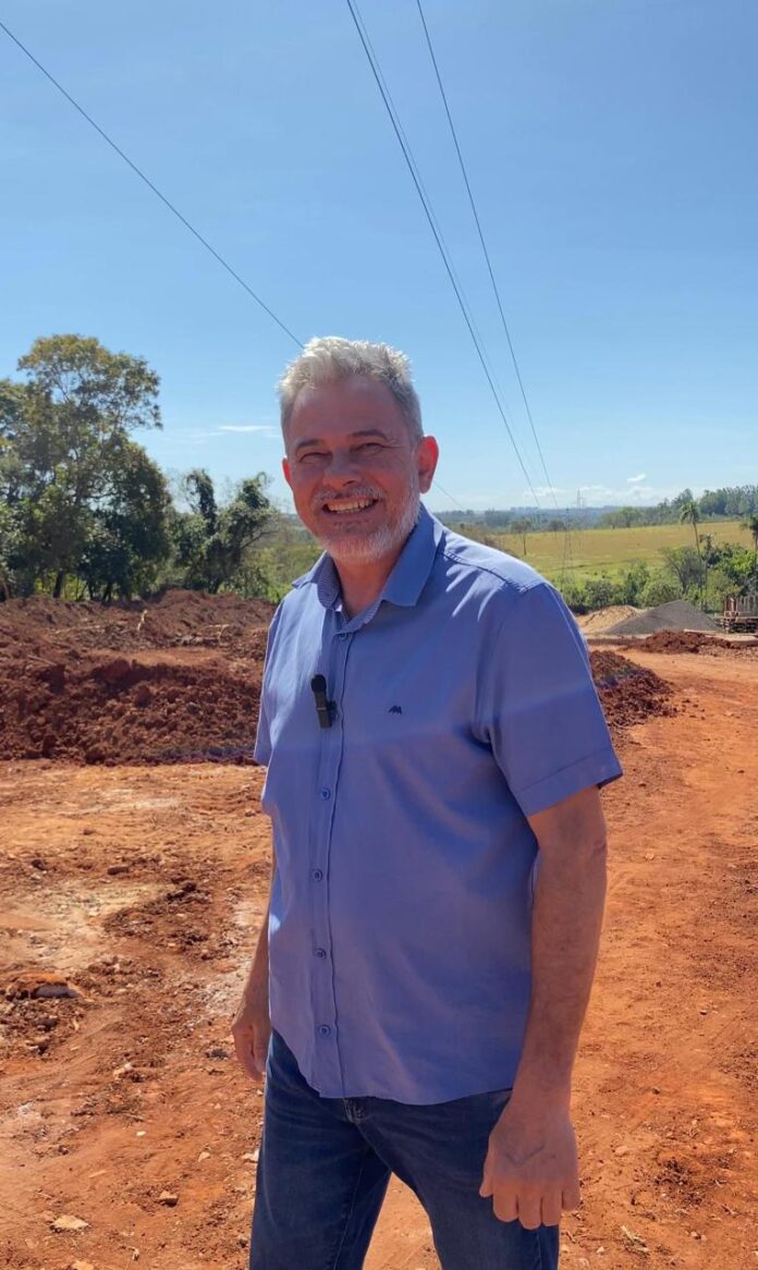 Vereador Zé da Farmácia acompanha obras do novo acesso as Moreninhas.