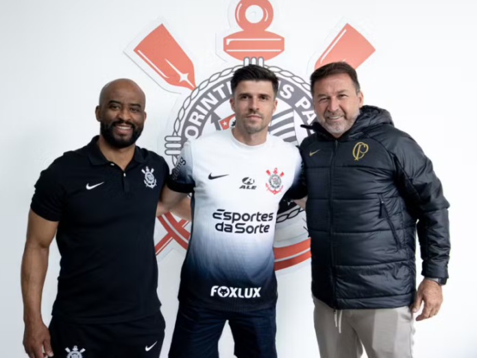 Corinthians anuncia contrato com centroavante Héctor Hernández