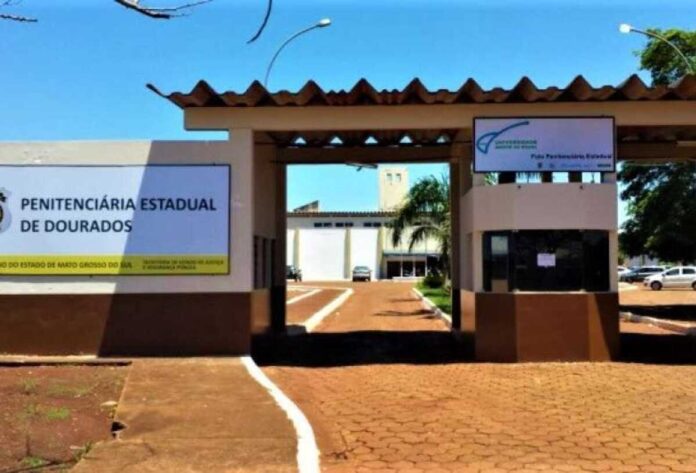 Detento passa mal, bate cabeça em vaso sanitário e morre em Dourados