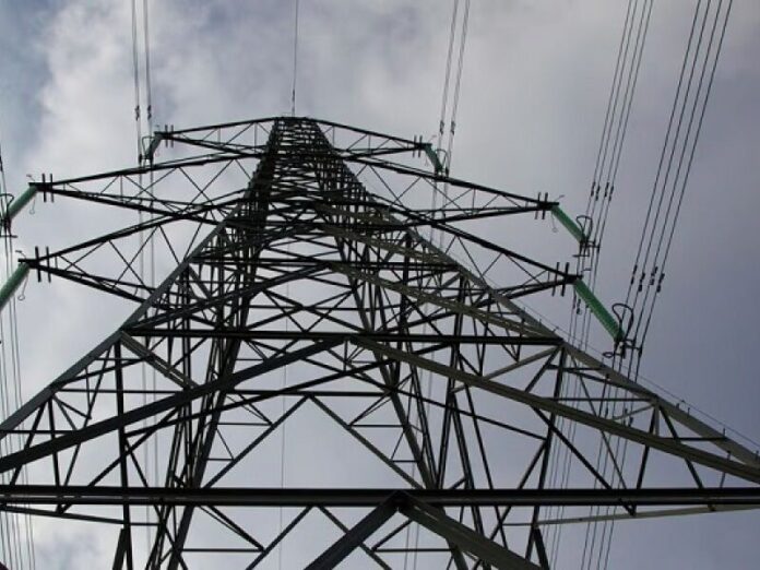 Energia cara: Após 3 anos, governo volta a acionar bandeira vermelha na conta de luz