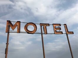 Jovem aceita programa com casal e é espancada em motel em Campo Grande