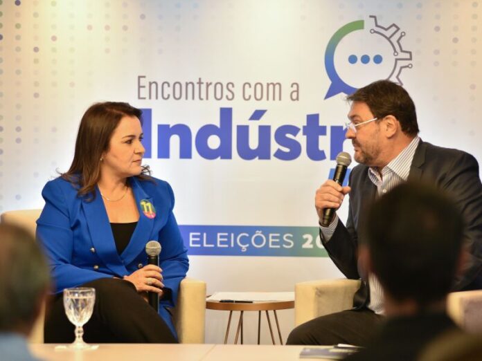 Adriane recebe carta demandas do setor industrial da Capital