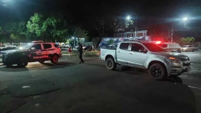 Briga de casal termina com mulher ferida e caminhonete abandonada em avenida de Três Lagoa