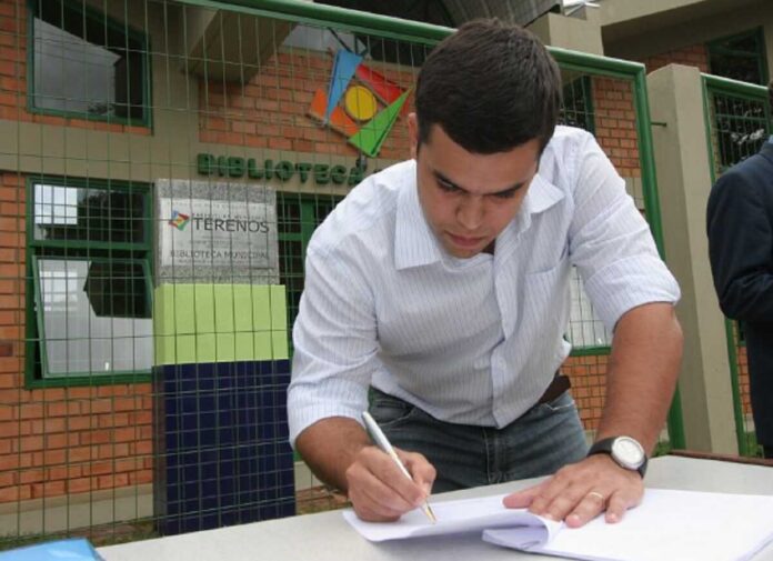 Candidato Beto Pereira assina pedido por impeachment de Alexandre de Moraes