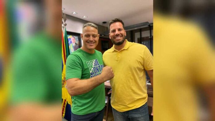 Capitão Contar reaparece para apoiar candidato a vereador