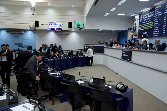 Dois projetos estão pautados para a sessão de terça-feira