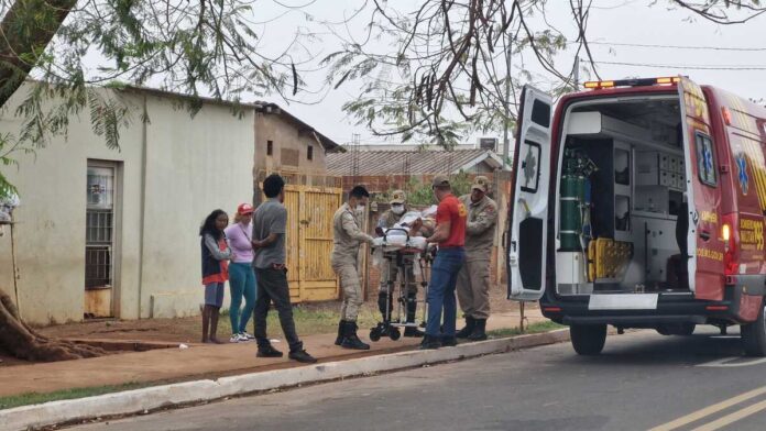 Homem é ferido a pauladas durante briga no Santa Luzia (vídeo)