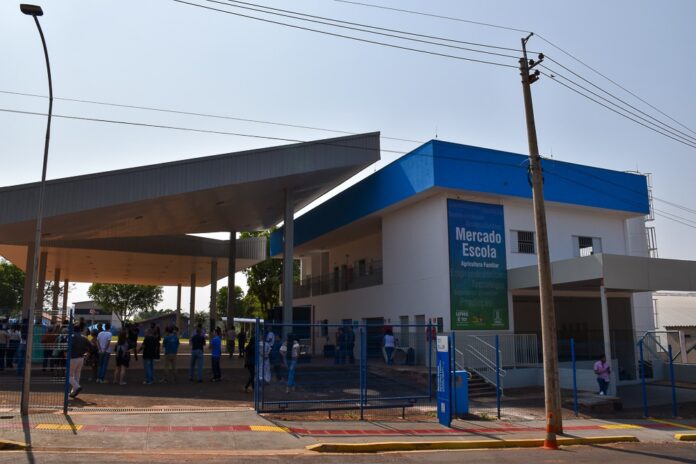 Mercado Escola da UFMS é laboratório tecnológico para agricultores familiares no Estado
