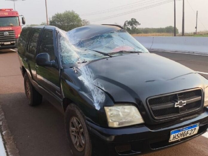 Motorista tem braço dilacerado em capotamento de Blazer na MS-156, em Itaporã