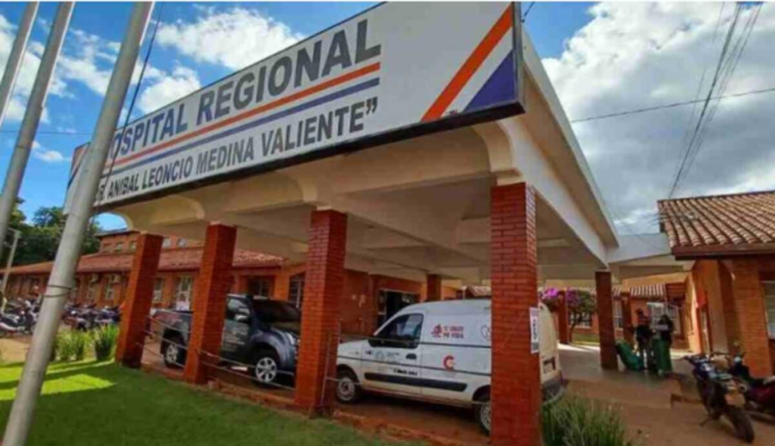 Mulher sofre aborto e tenta dar descarga em feto em hospital na fronteira