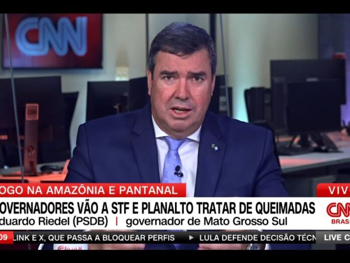 Na CNN, Riedel fala em 'ação de guerra' contra incêndios