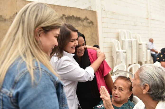 Prefeita Adriane promete melhorar estrutura das unidades de assistência social