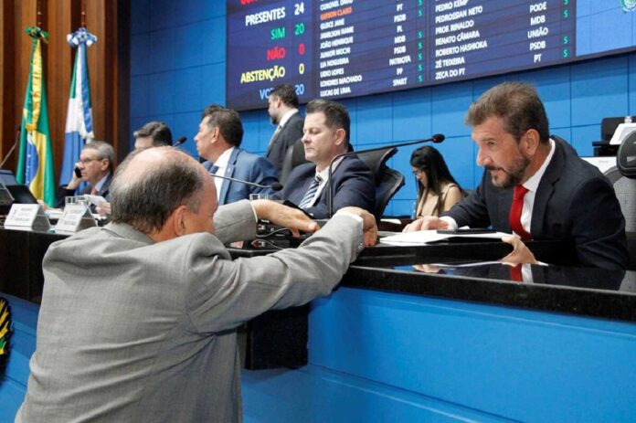Projetos do Governo sobre carreiras de servidores começam a tramitar na Assembleia
