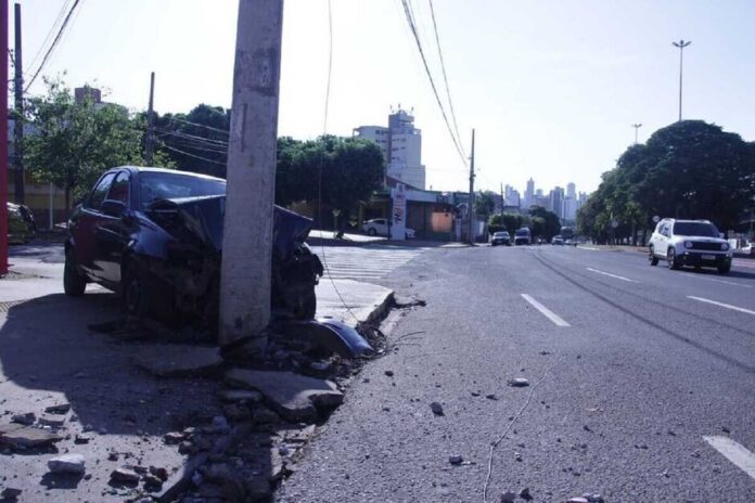 Simulação vai alertar sobre gravidade de batidas de carro em postes em Campo Grande