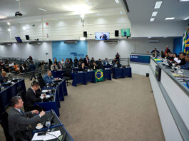 Vereadores analisam quatro projetos e três vetos nesta terça-feira