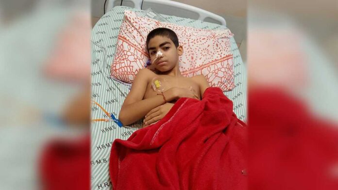 Aos 13 anos, Wenzo luta pela segunda vez contra leucemia mieloide e vive à espera de doador
