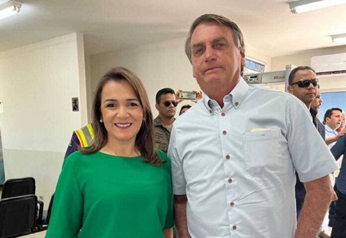 Bolsonaro diz que 1º turno é 'pagina virada' e quer votos em Adriane em Campo Grande (vídeo)