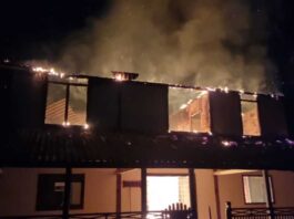 Bombeiros agem rápido, mas fogo destrói sobrado de fazenda no Pantanal (vídeo)