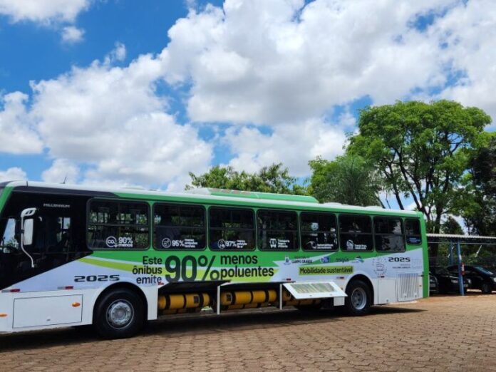 Campo Grande começa a testar ônibus movido 100% a gás natural