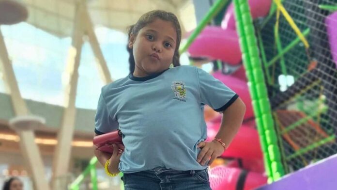 Carinhosa e sorridente: despedida de menina picada por aranha comove MS
