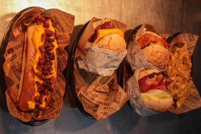 Com hambúrgueres que têm história pessoal, El Toro Burguer oferece muitas delícias (vídeo)