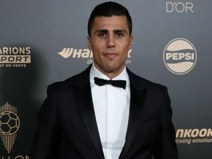 É oficial! Rodri leva Bola de Ouro; Vini Jr. fica em segundo