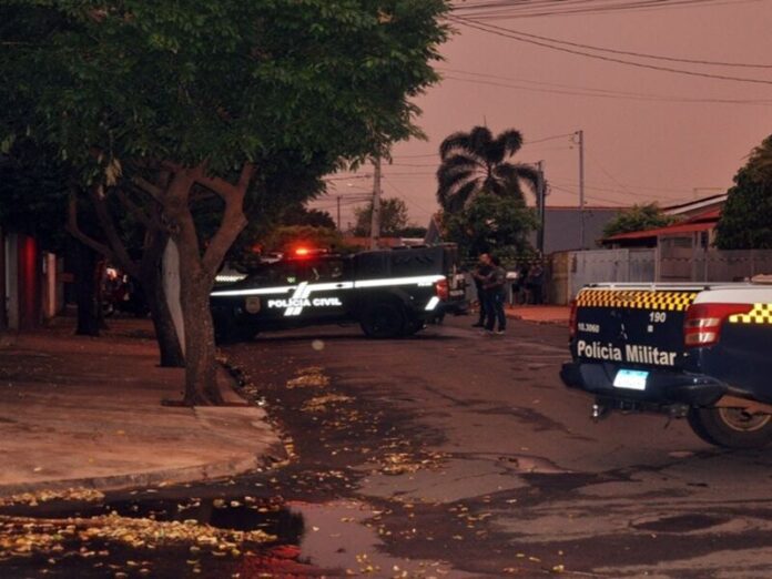 Homem é assassinado a tiros por dupla em motocicleta em Chapadão do Sul