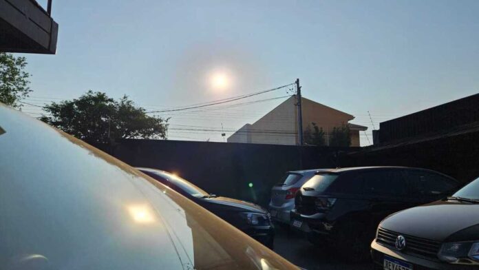 Previsão de calor e chuvas isoladas neste domingo de eleição em MS