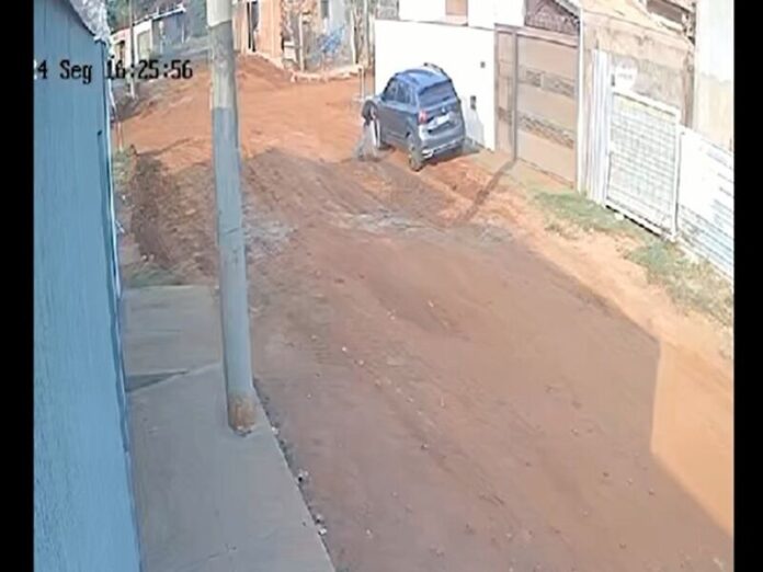 Rose aciona PF para investigar rastreador instalado em veículo de campanha
