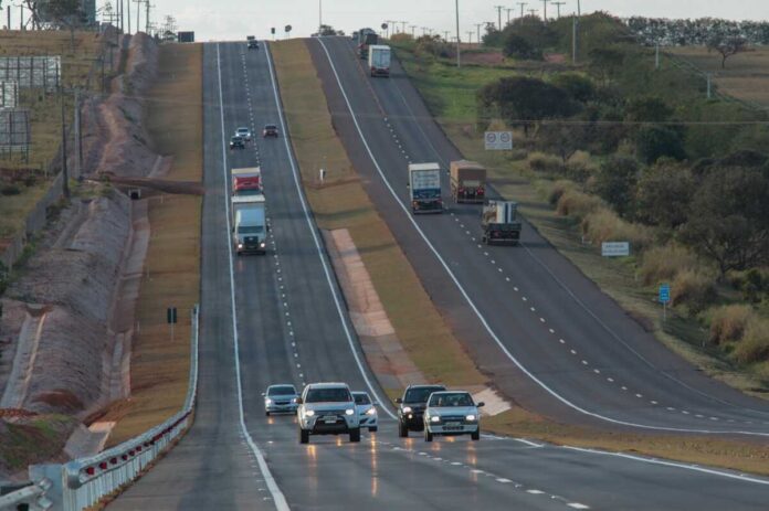 'Feriadão' terá 210 mil veículos trafegando pela BR-163, estima concessionária em MS