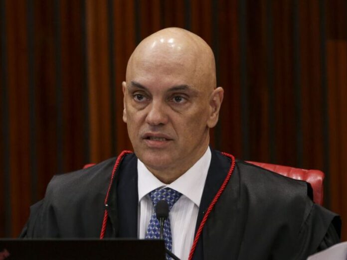 Arregou? Casal que hostilizou Moraes na Itália entram com pedido de retratação