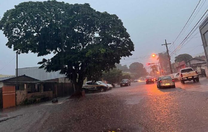 Aviso dado! Metade de MS pode ter chuva forte e alagamentos entre 3ª e 4ª feira