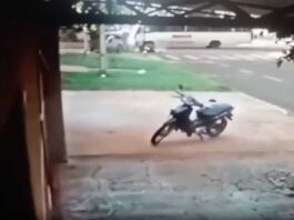 Câmera registra ônibus atingindo moto e matando garupa em Rio Brilhante (vídeo)