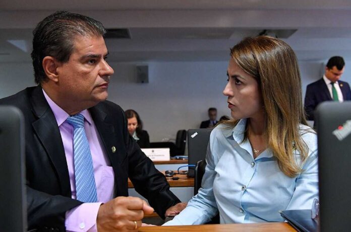 Em Brasília, clima é de 'enterro' da lei de anistia após bomba; Soraya vê mais envolvidos