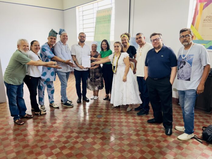 Na Semana da Consciência Negra, vereadora Luiza Ribeiro e liderança religiosas protocolam requerimento para tombamento da Praça do Preto Velho no IPHAN/MS