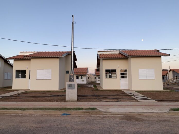 Prefeitura entrega 23 casas para famílias que vivem em áreas de risco nesta sexta-feira