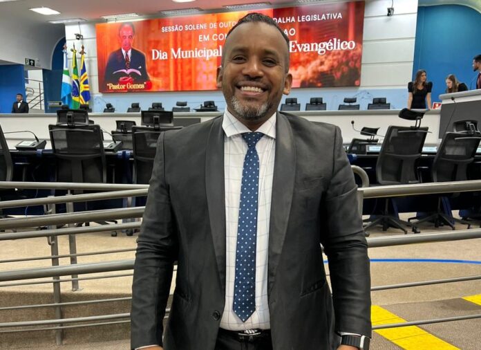 Professor Riverton reconhece atuação de evangélicos que trabalham pela comunidade