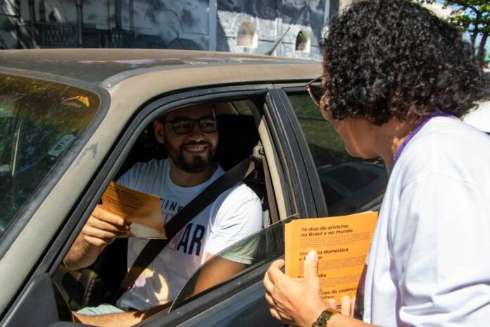 SMAS realiza blitz em alusão ao “Dia Internacional da Não Violência Contra a Mulher” e à Campanha “16 Dias de Ativismo”