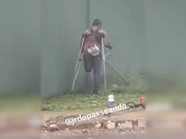 Superação: jardineiro usa muleta e mostra que não existe tempo ruim para trabalhar (vídeo)