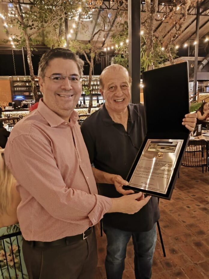 Vereador Dr. Victor Rocha entrega Título de “Visitante Ilustre” ao Ministro Augusto Nardes
