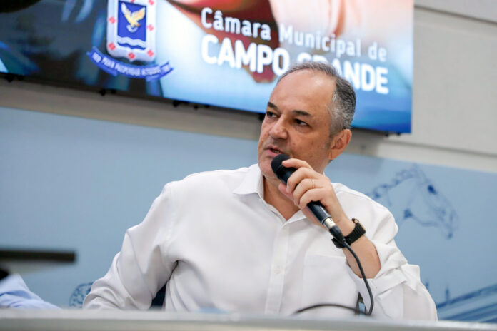 Vereador Prof. André Luis participa de prestação de contas do Primt e exalta caráter social do programa