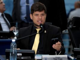Vereador Tiago Vargas defende investimento em qualificação de servidores durante sessão ordinária