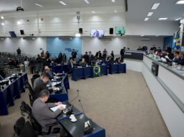 Vereadores analisam dois projetos e dois vetos na sessão desta terça-feira