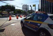 Construção de rotatória e obras mudam tráfego no domingo