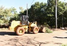 Prefeitura faz limpeza na Ernesto Geisel